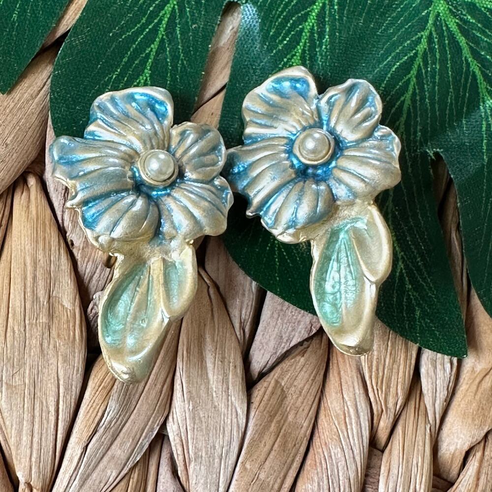 BOGO FREE SHABBY SKEEK FLORAL CLIP ON EARRINGS